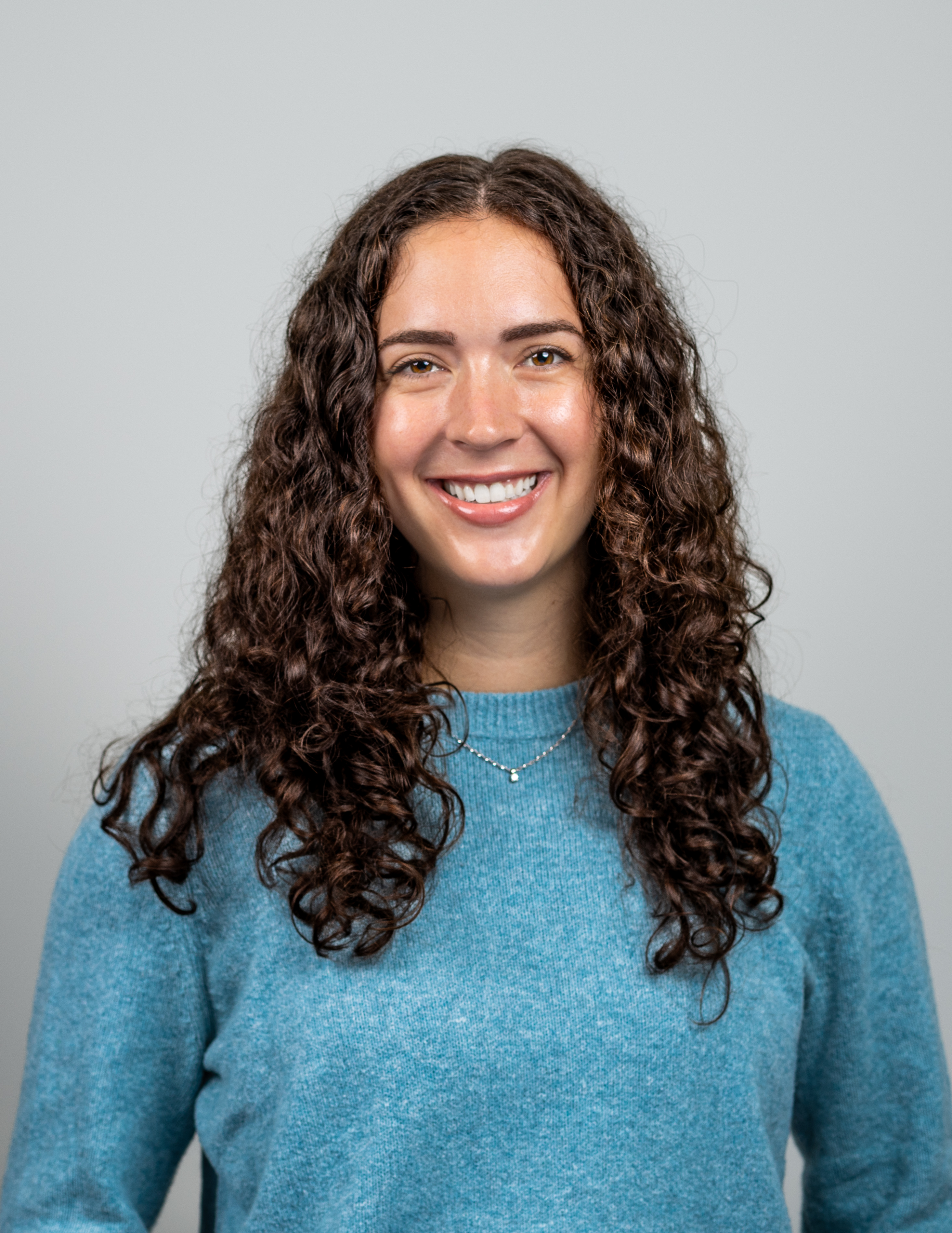 Olivia Rowe headshot